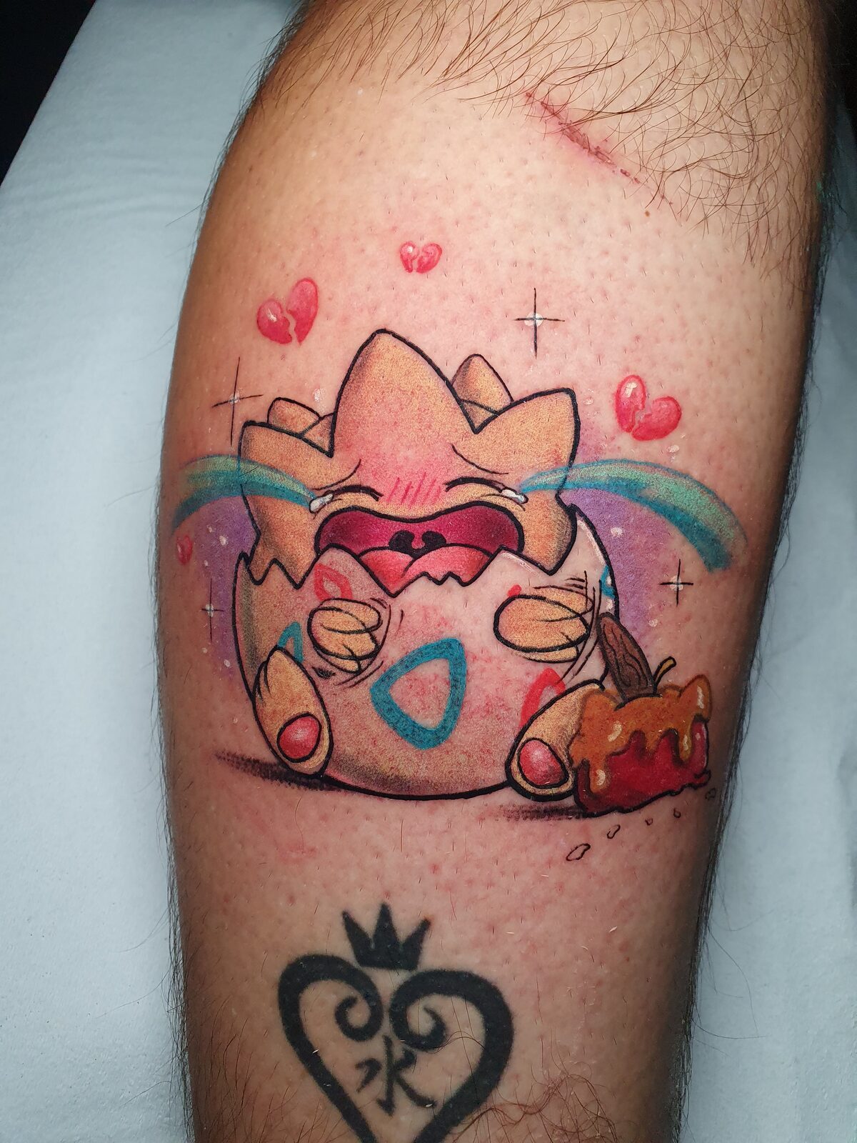 Togepi de Pokémon llorando dentro de su huevo